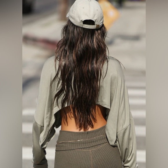 NWT STYLISH JOAH BROWN RELAXED CROP LONG SLEEVE SAGE M/L - Picture 2 of 5